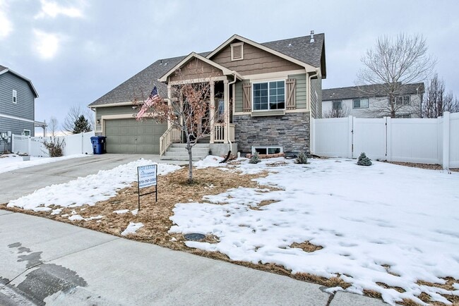 Building Photo - 3 Bedroom 2 1/2 Bath Split Level in Johnstown