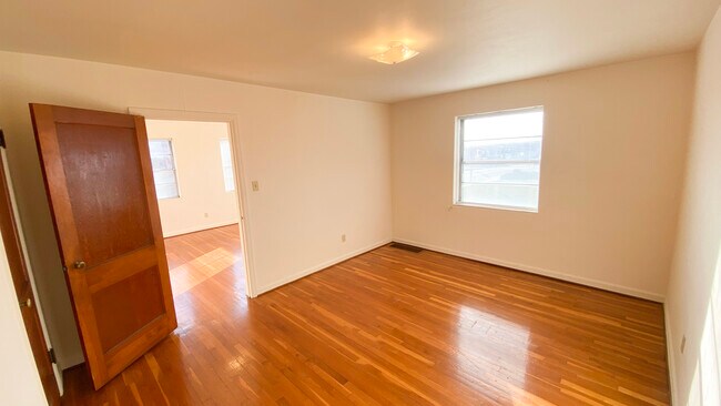 Fotografía del edificio - 227 W Dunklin St