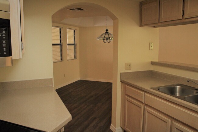 Building Photo - Biltmore / Arcadia Lite - 32nd St & Camelback