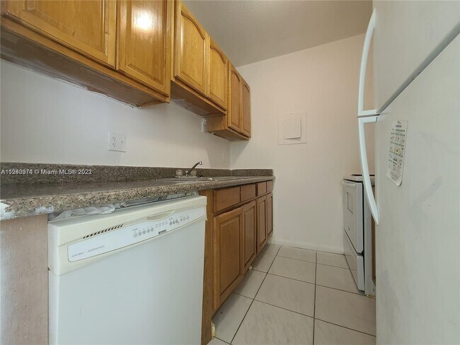 Foto del edificio - 2404 NW 39th Way