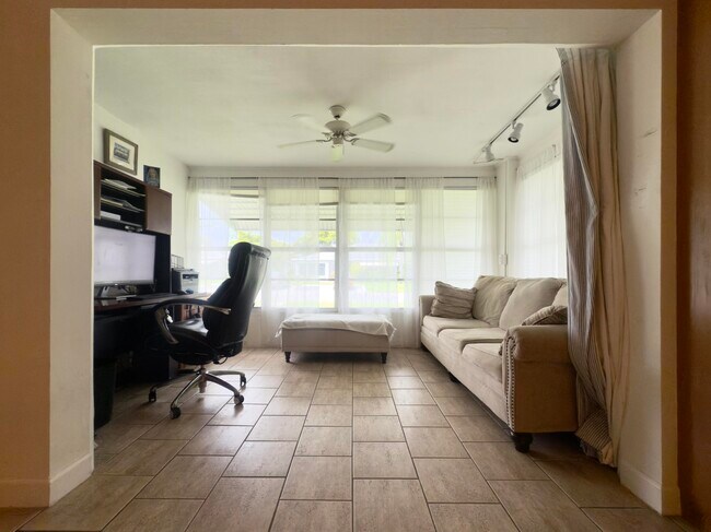 Foto del edificio - 1177 S Drive Cir