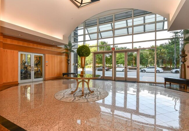 Foto del edificio - Downtown Greensboro High-Rise Luxury 1 bed...