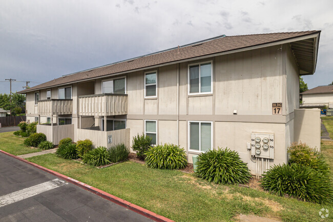 Building Photo - Pinewood Apartments