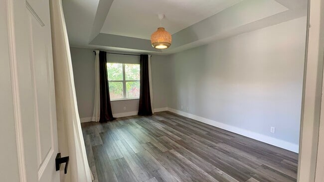 Building Photo - 5465 Grande Palm Cir