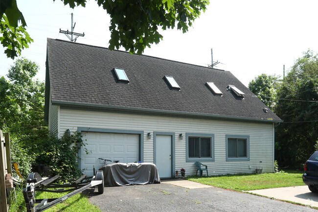 Building Photo - Whitmore Lake Portfolio
