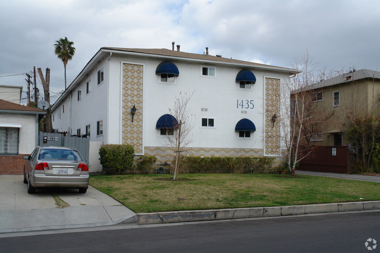 Primary Photo - 1435 E Maple St