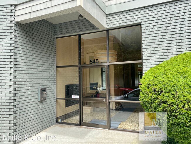 Foto del edificio - 545 Burnett Ave