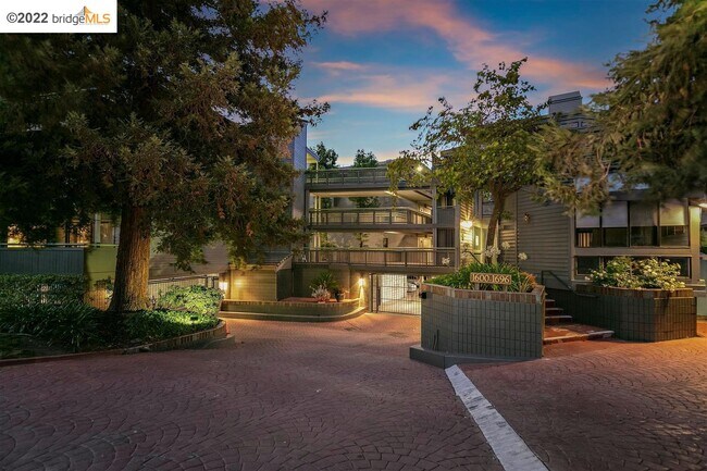 Building Photo - 1636 San Miguel Dr