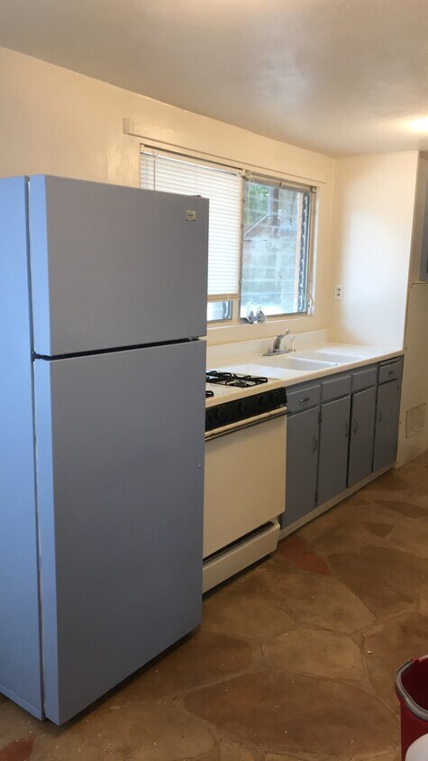 Kitchen - 33 Alder Ave SE
