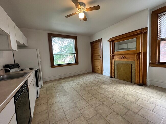 Foto del edificio - 4821 Centre Ave