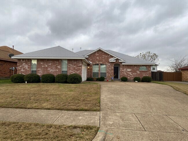 Building Photo - 1105 Urban Dr