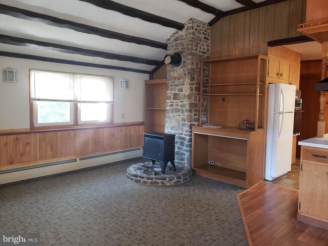 Building Photo - 8 Teaberry Hill Rd