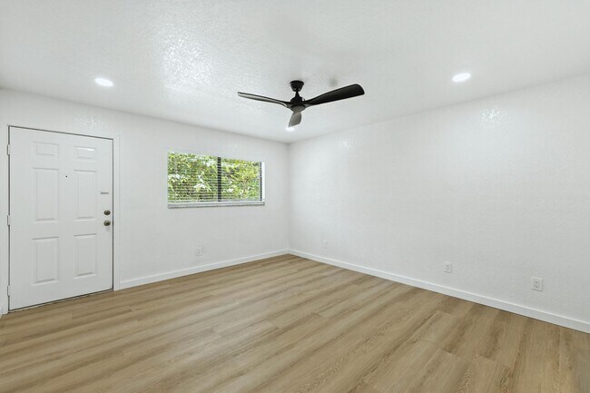 Foto del edificio - 840 NE 3rd St