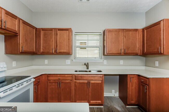 Foto del edificio - 4683 Highpoint Ln