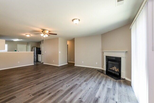 Foto del edificio - 5125 Valcourt Rd