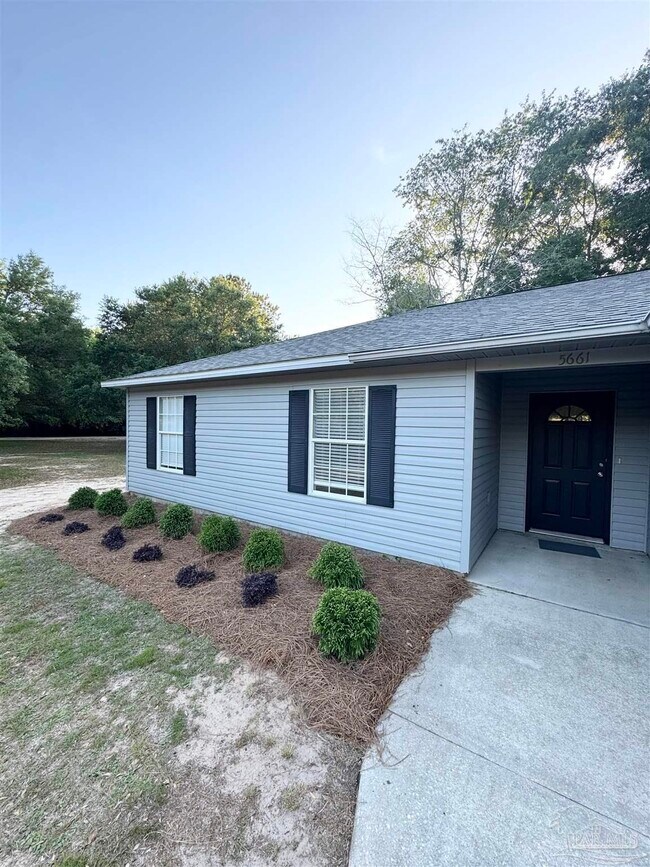 Foto del edificio - 5661 Fairview Dr