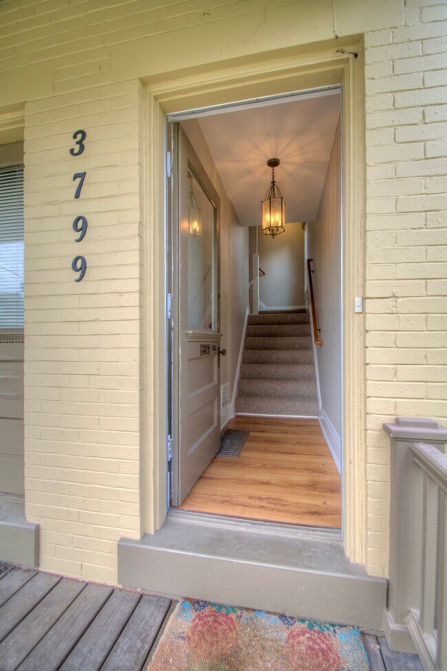 Building Photo - 3799 Millsbrae Ave