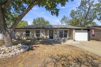 Building Photo - 7510 Carriage Dr