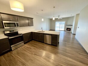 Building Photo - 2871 Spring Rose Cir