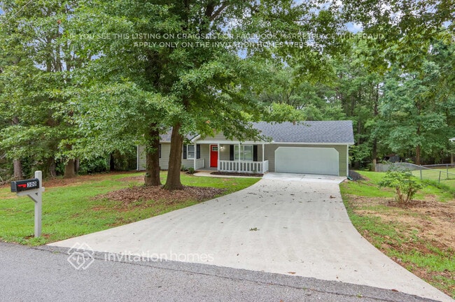 Building Photo - 300 E Country Woods Dr