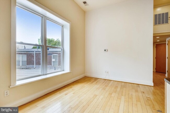 Building Photo - 5551 Illinois Ave NW