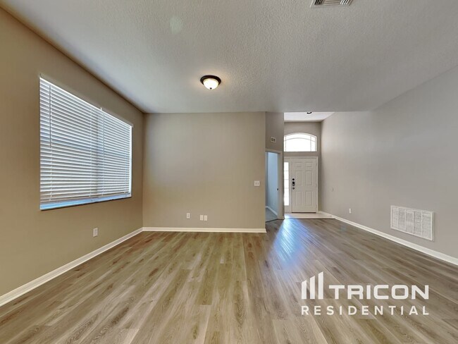 Foto del edificio - 2524 Deer Forest Dr