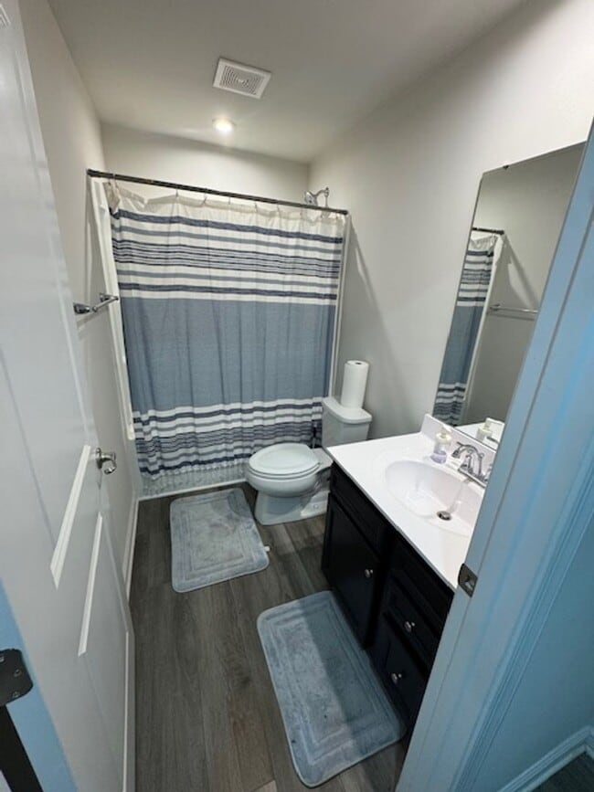 Building Photo - 4BR 3.5BA Townhome w/ 2-Car Garage • Quartz-Island Kitchen • Balcony in Matthews