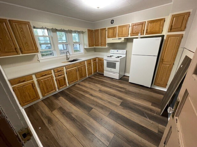 Kitchen - 101 W 1st St