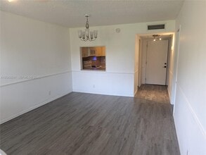 Building Photo - 9471 Evergreen Pl