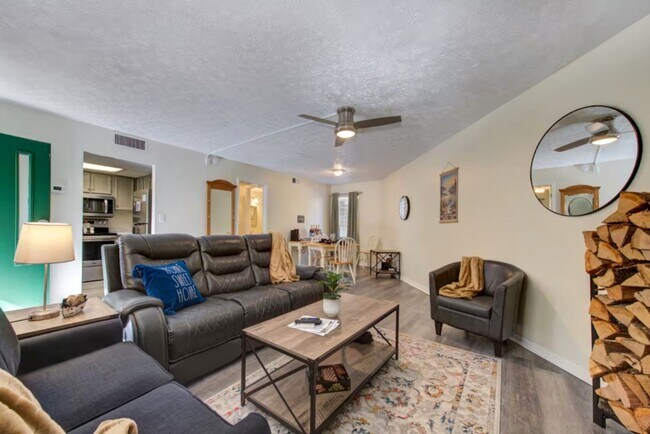 Foto del edificio - 260 Roaring Fork Rd