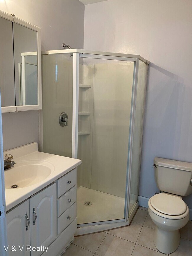 Foto del edificio - 3 br, 1.5 bath House - 127 Beechwood Ave