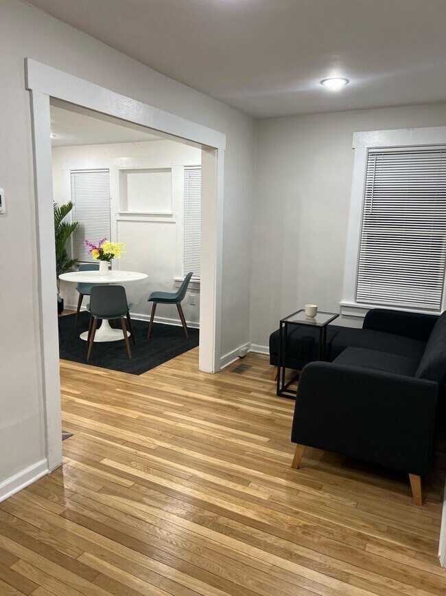 Foto del edificio - 8 S Farview Ave