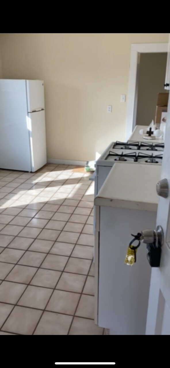 Building Photo - 14 7th St