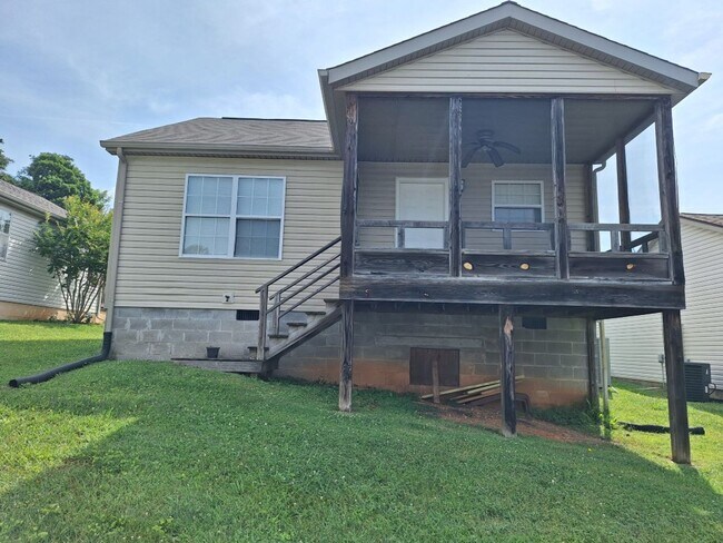 Foto del edificio - HOLIDAY MOVE IN SPECIAL. $500.00 OFF OF TH...