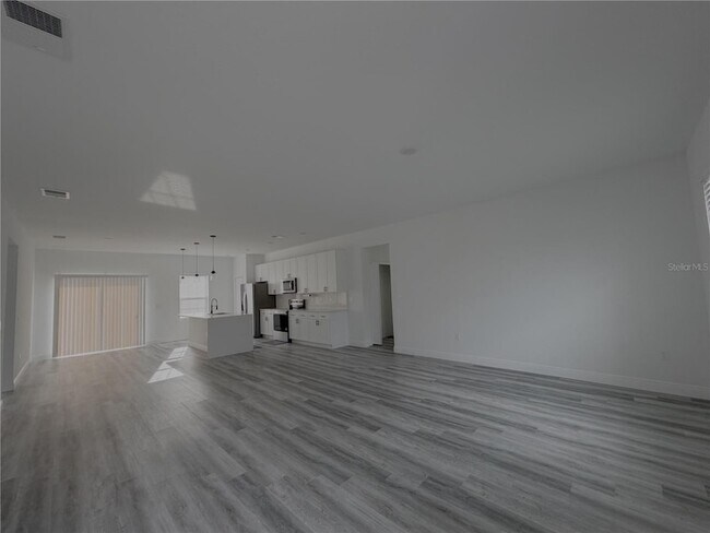 Building Photo - 16950 SW 42 Ave
