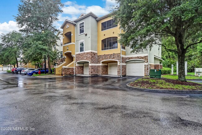 Building Photo - 8539 Gate Pkwy W