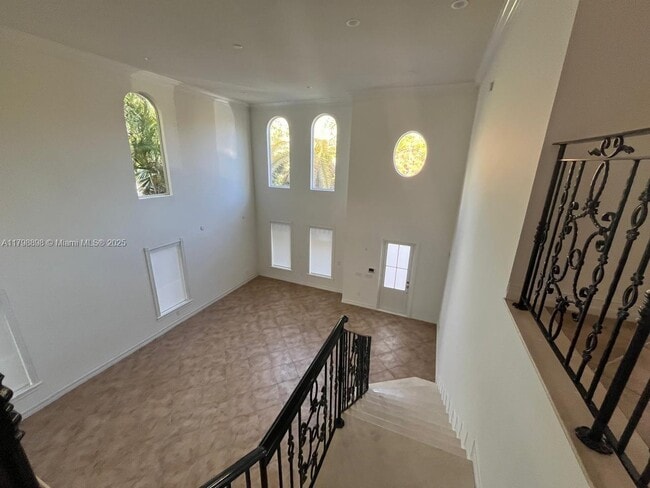 Building Photo - 2422 S Miami Ave