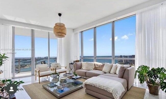 Building Photo - 1100 Biscayne Blvd