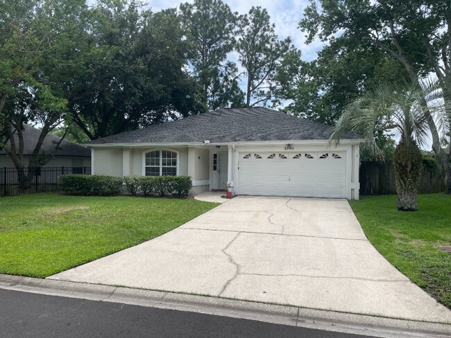 Foto del edificio - 3706 Sanctuary Way N