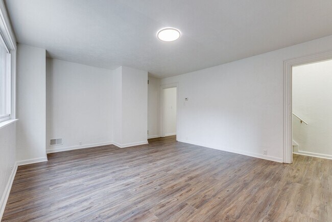 Foto del edificio - 819 Proctor Wy