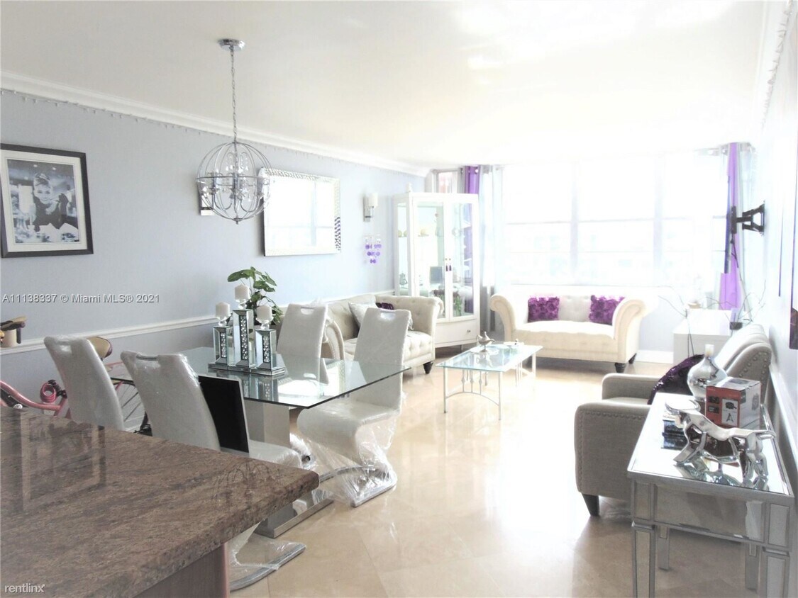 Foto principal - 1351 NE Miami Gardens Dr