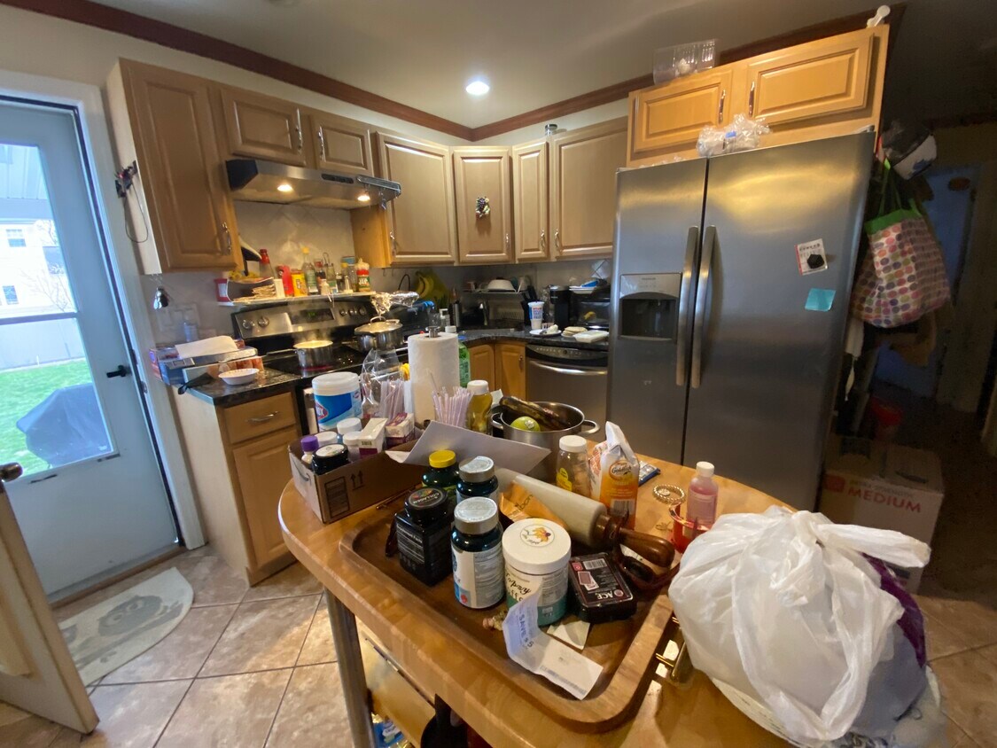 Kitchen - 2366 York St