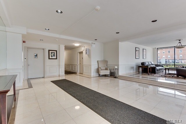 Foto del edificio - 225 1st St