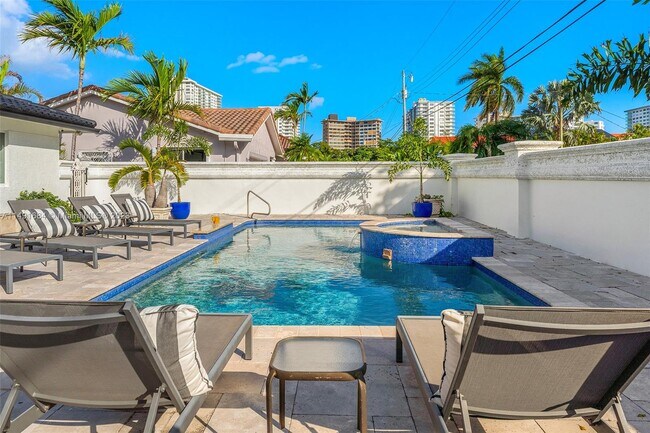 Foto del edificio - 3317 NE 38th St