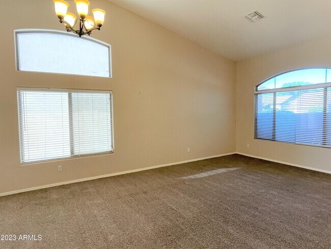 Building Photo - 1121 S Western Skies Dr