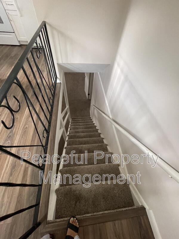 Building Photo - 2515 East Neffs Lane - 2517