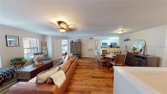 Building Photo - 760 Centervale Dr
