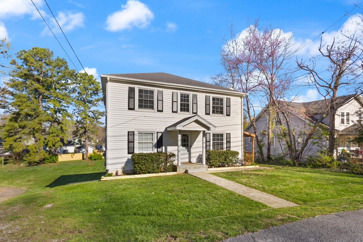 Primary Photo - 815 N Race St