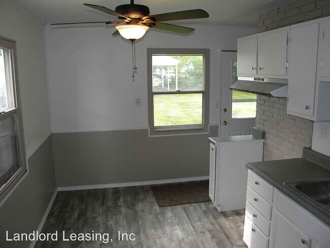 3 br, 1 bath House - 2813 Riverview Lane - 4