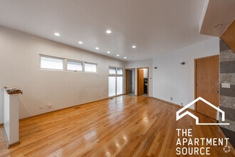 Building Photo - 1049 N Winchester Ave